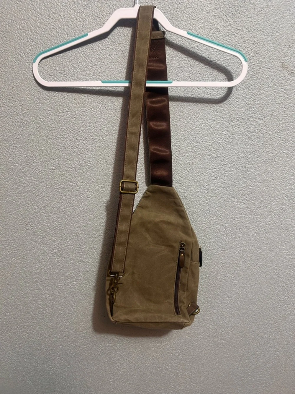 Mutual weave sling bag